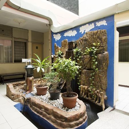 Reddoorz @ Klender Hotel Jakarta Bagian luar foto