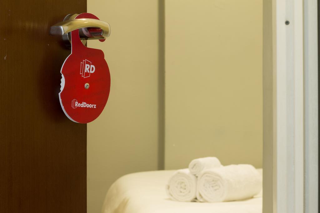 Reddoorz @ Klender Hotel Jakarta Bagian luar foto