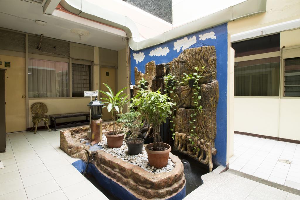 Reddoorz @ Klender Hotel Jakarta Bagian luar foto