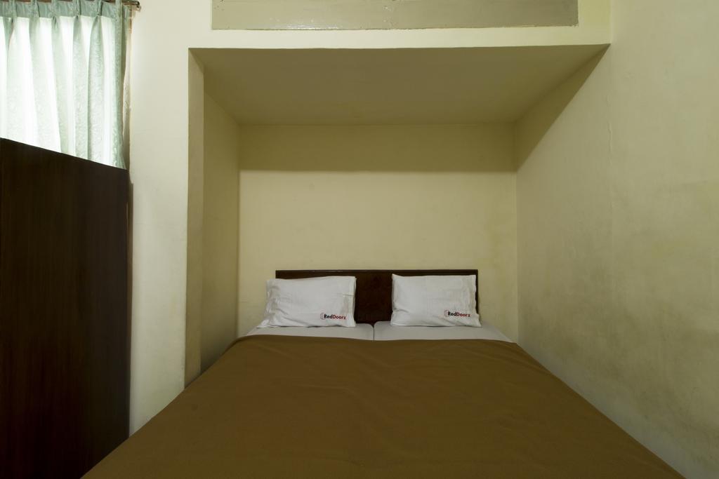 Reddoorz @ Klender Hotel Jakarta Bagian luar foto