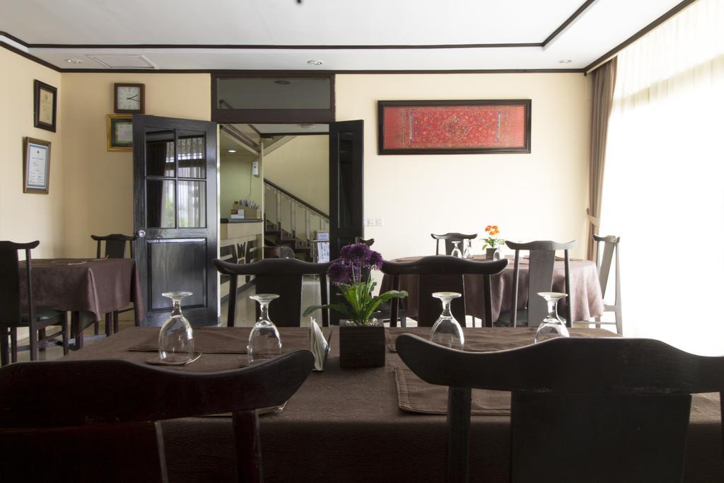 Reddoorz @ Klender Hotel Jakarta Bagian luar foto