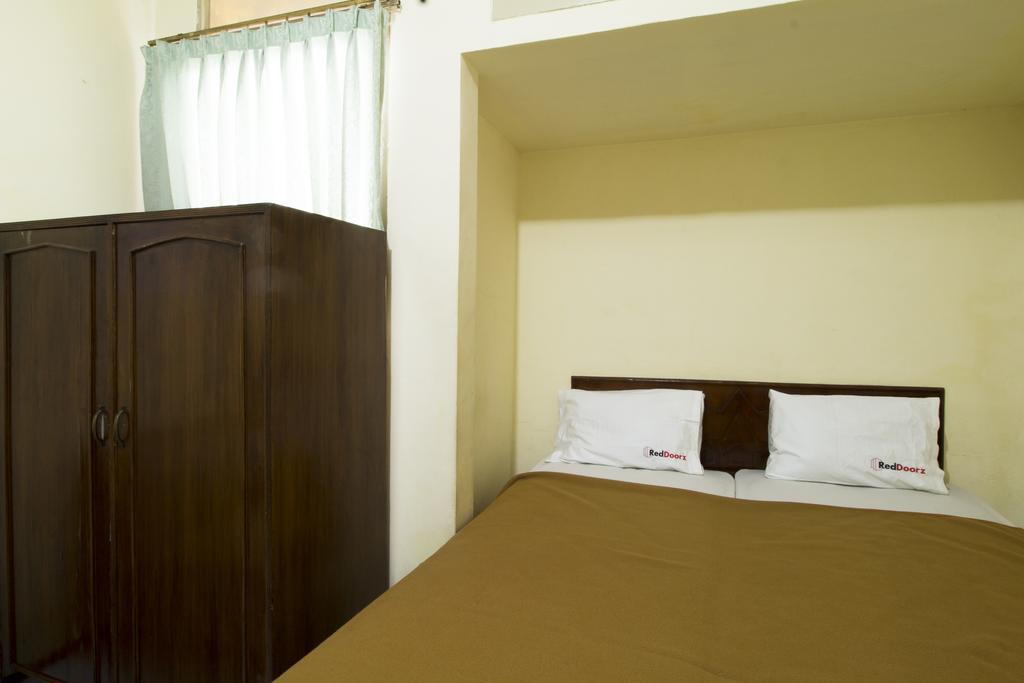 Reddoorz @ Klender Hotel Jakarta Bagian luar foto