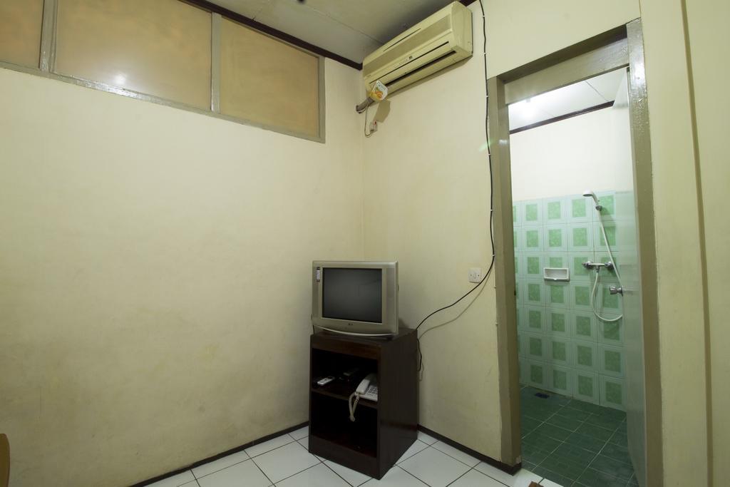 Reddoorz @ Klender Hotel Jakarta Bagian luar foto